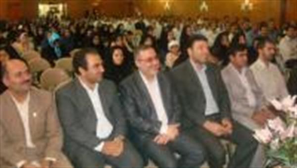 مراسم روز بهورز در مورخ 27/5/88 در تالار شهرداری کرمانشاه برگزار گردید .
