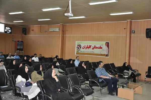 کارگاه آموزشی در خصوص بررسی شاخص های خطرسنجی، مراقبت و ویزیت بیماران مبتلا به فشارخون بالا و ارجاع بیماران قلبی عروقی به سطح دو