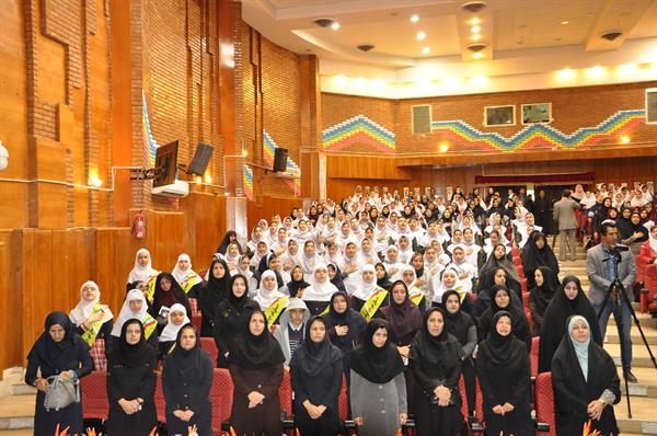 برپایی تیم سیار سلامت ارائه دهنده خدمات بهداشتی اولیه در محل همایش سفیران سلامت دانش آموزی (تالار شهید بهشتی) 17