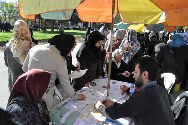 برپایی تیم سیار سلامت ارائه دهنده خدمات بهداشتی اولیه در محل همایش ورزش و صبحانه سالم(مجموعه ورزشی کوثر) 33