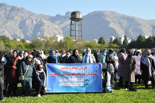 برپایی تیم سیار سلامت ارائه دهنده خدمات بهداشتی اولیه در محل همایش ورزش و صبحانه سالم(مجموعه ورزشی کوثر) 23