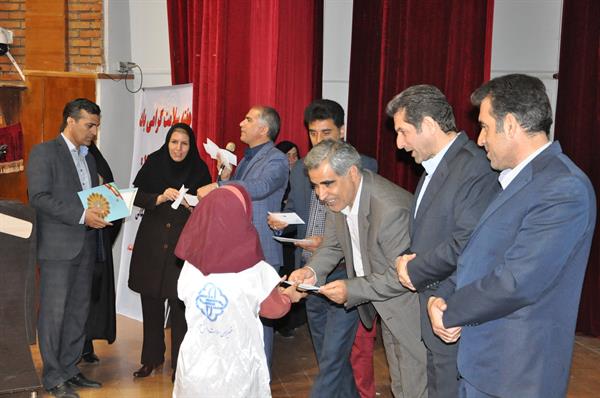 برپایی تیم سیار سلامت ارائه دهنده خدمات بهداشتی اولیه در محل همایش سفیران سلامت دانش آموزی (تالار شهید بهشتی) 23