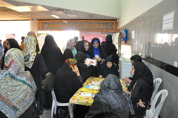 برپایی تیم سیار سلامت ارائه دهنده خدمات بهداشتی اولیه در محل همایش سفیران سلامت (بیمارستان امام رضا) 11