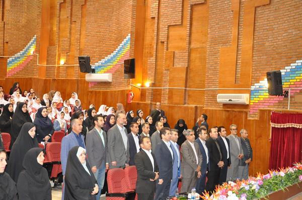 برپایی تیم سیار سلامت ارائه دهنده خدمات بهداشتی اولیه در محل همایش سفیران سلامت دانش آموزی (تالار شهید بهشتی) 18