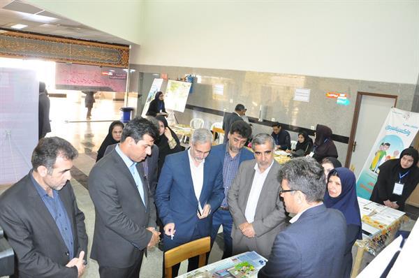 برپایی تیم سیار سلامت ارائه دهنده خدمات بهداشتی اولیه در محل همایش سفیران سلامت (بیمارستان امام رضا) 15