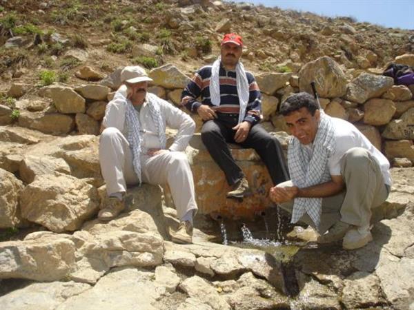صعود پرسنل بهداشت محیط شهرستان کرمانشاه درسال1389به ارتفاعات دالاخانی 1