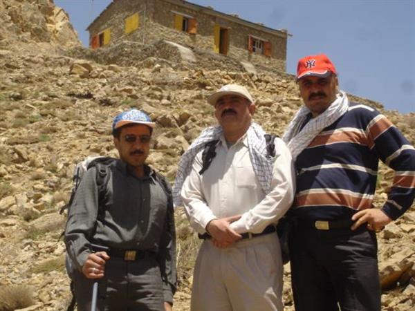 صعود پرسنل بهداشت محیط شهرستان کرمانشاه درسال1389به ارتفاعات دالاخانی 9
