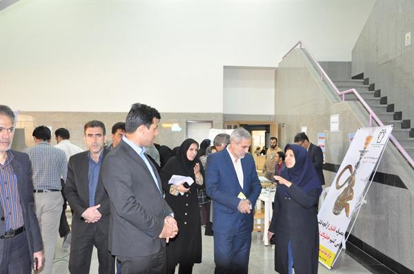 برپایی تیم سیار سلامت ارائه دهنده خدمات بهداشتی اولیه در محل همایش سفیران سلامت (بیمارستان امام رضا) 16