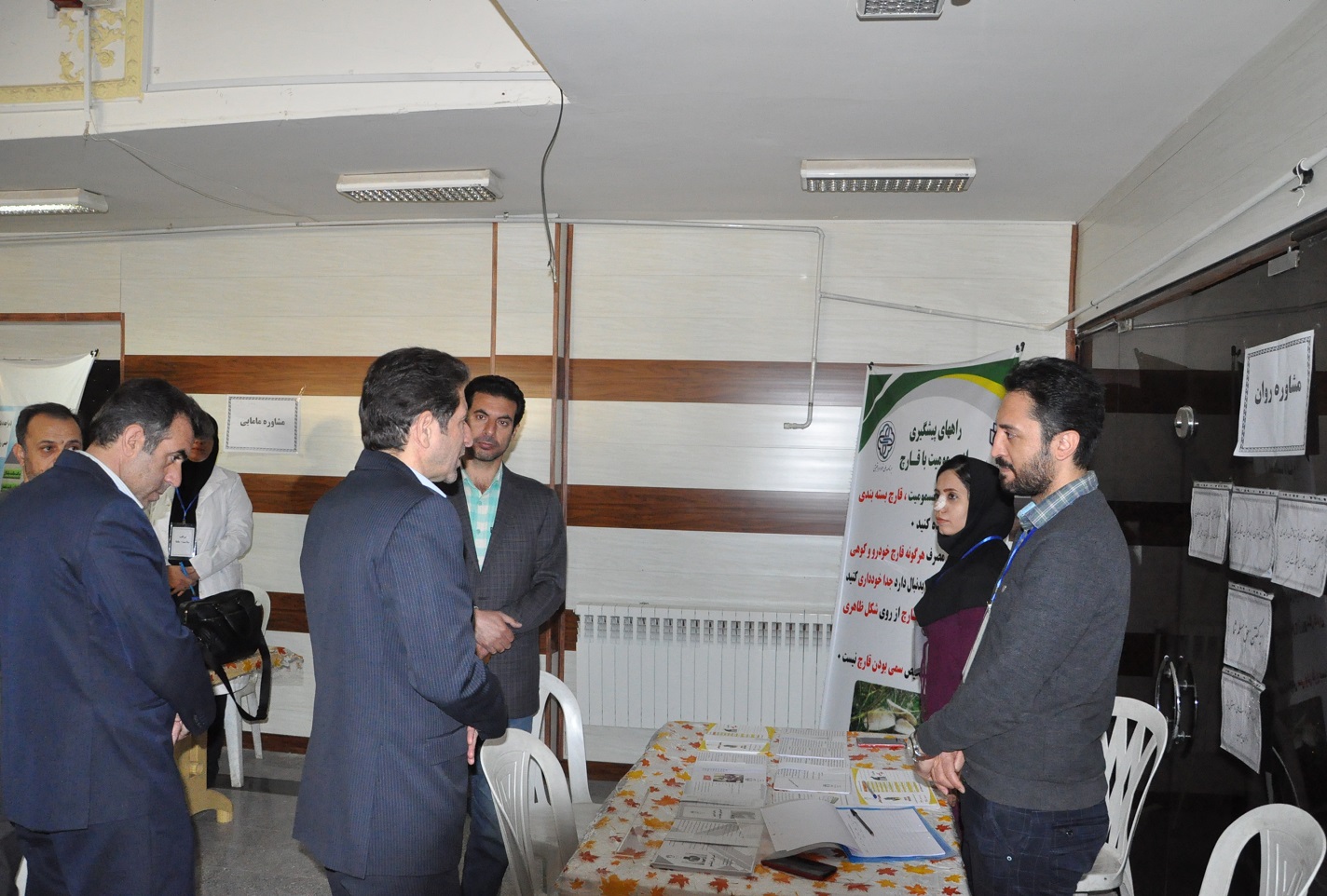 برپایی تیم سیار سلامت ارائه دهنده خدمات بهداشتی اولیه در محل همایش سفیران سلامت دانش آموزی (تالار شهید بهشتی) 15