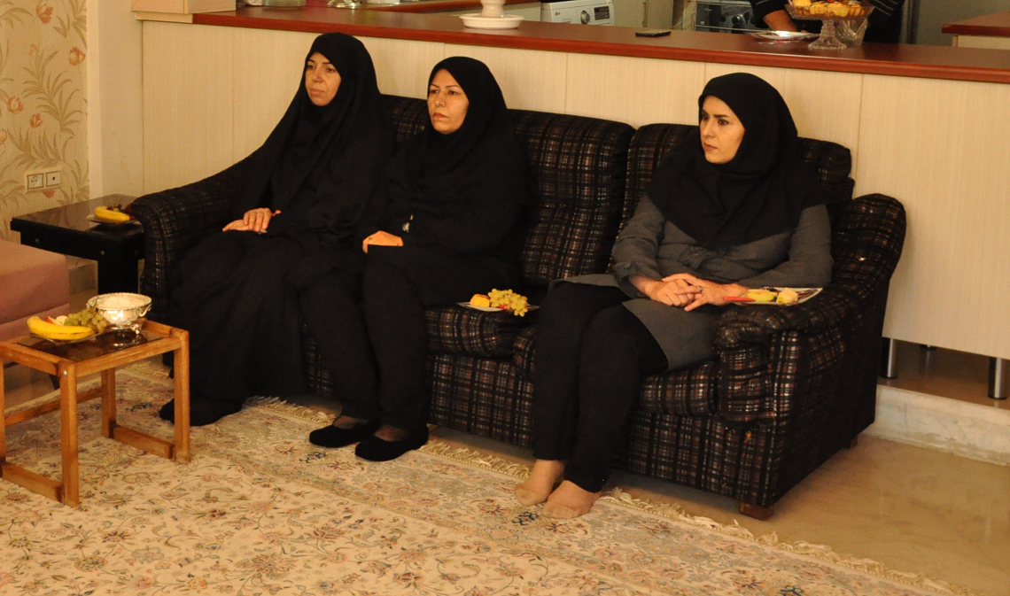 دیدار مسئولان مرکز بهداشت شهرستان  با خانواده شهدا 2