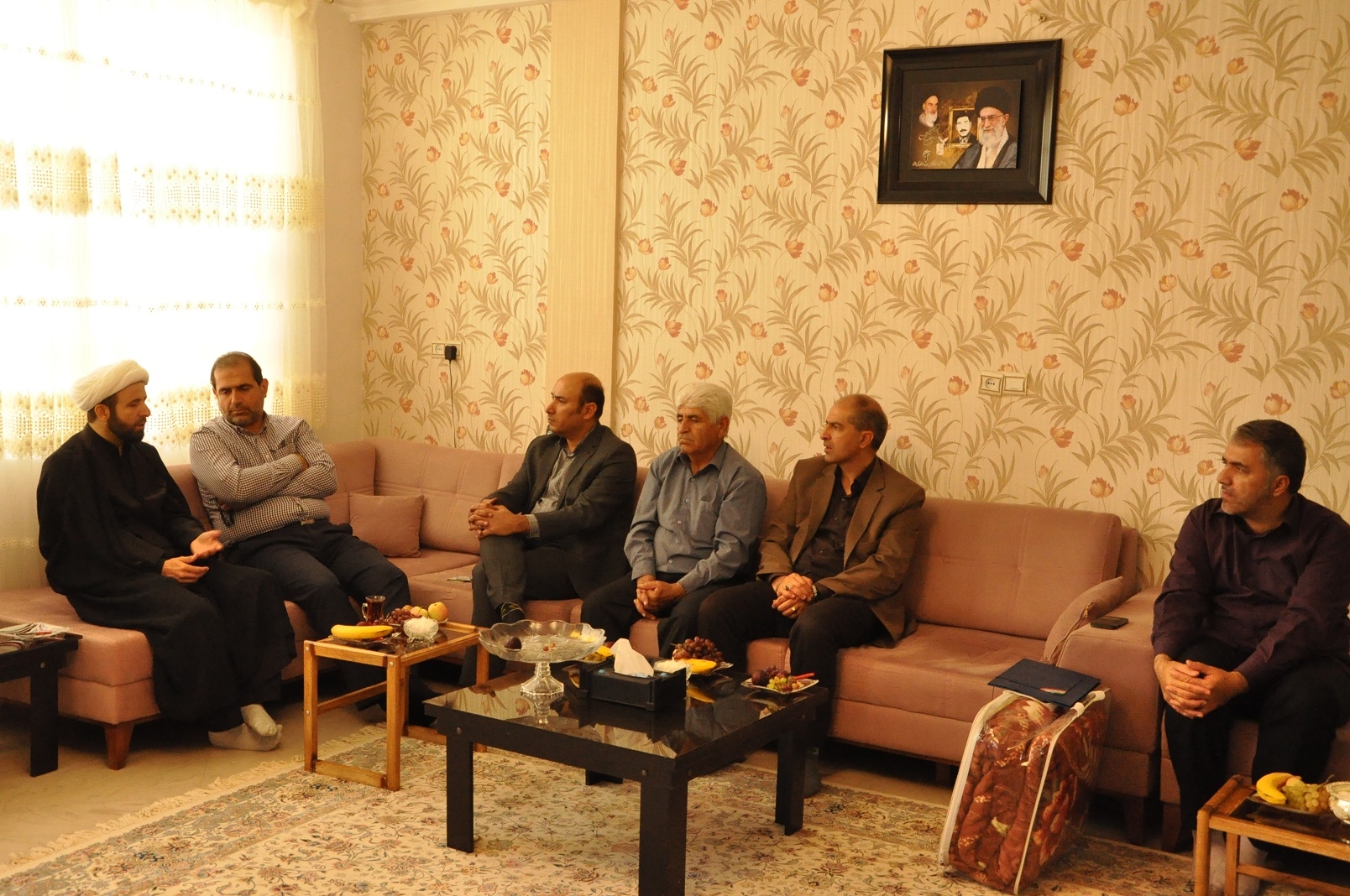 دیدار مسئولان مرکز بهداشت شهرستان  با خانواده شهدا 5