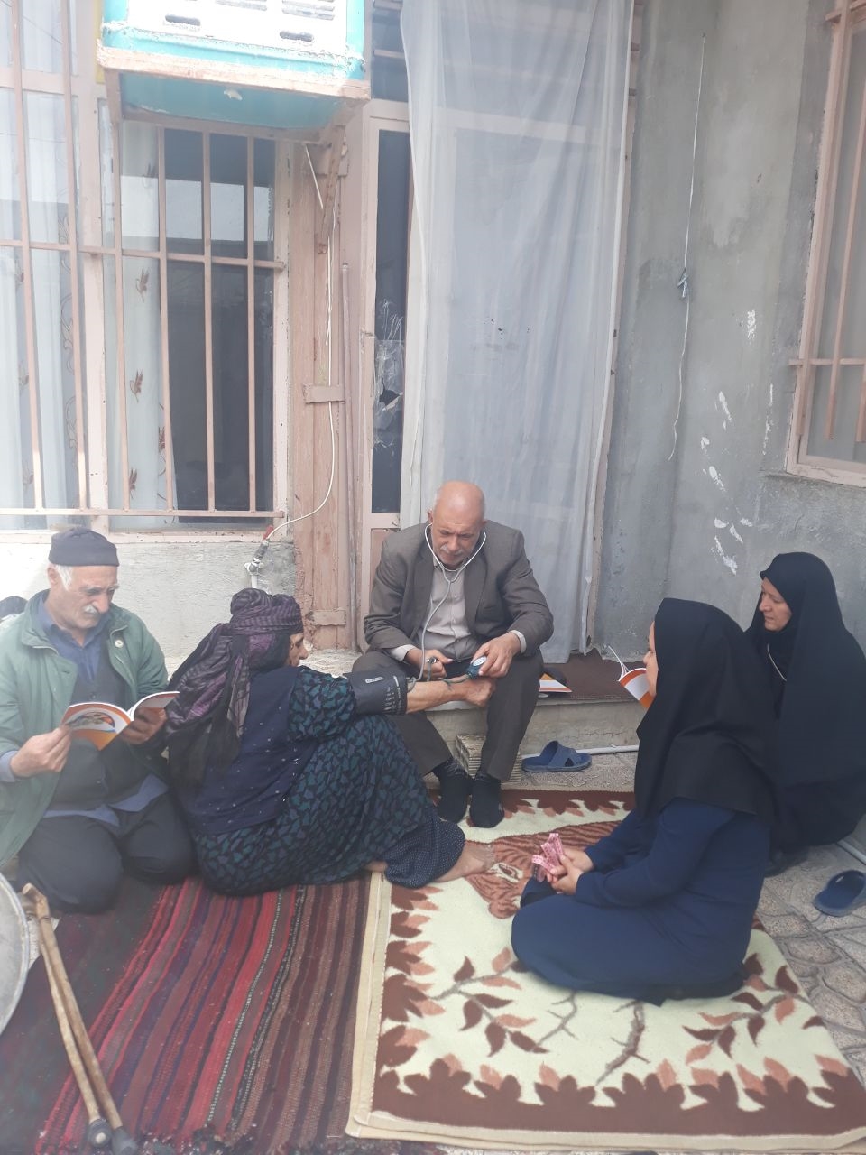 برگزاری برنامه ها ویزیت پزشکی به مناسبت هفته سالمند: 3