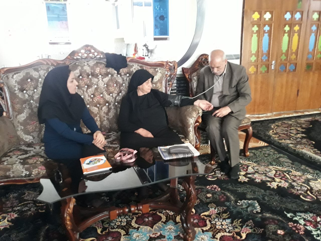 برگزاری برنامه ها ویزیت پزشکی به مناسبت هفته سالمند: 4