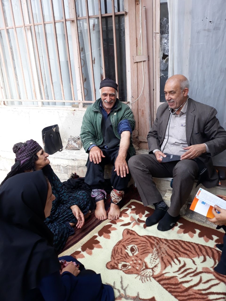 برگزاری برنامه ها ویزیت پزشکی به مناسبت هفته سالمند: 5