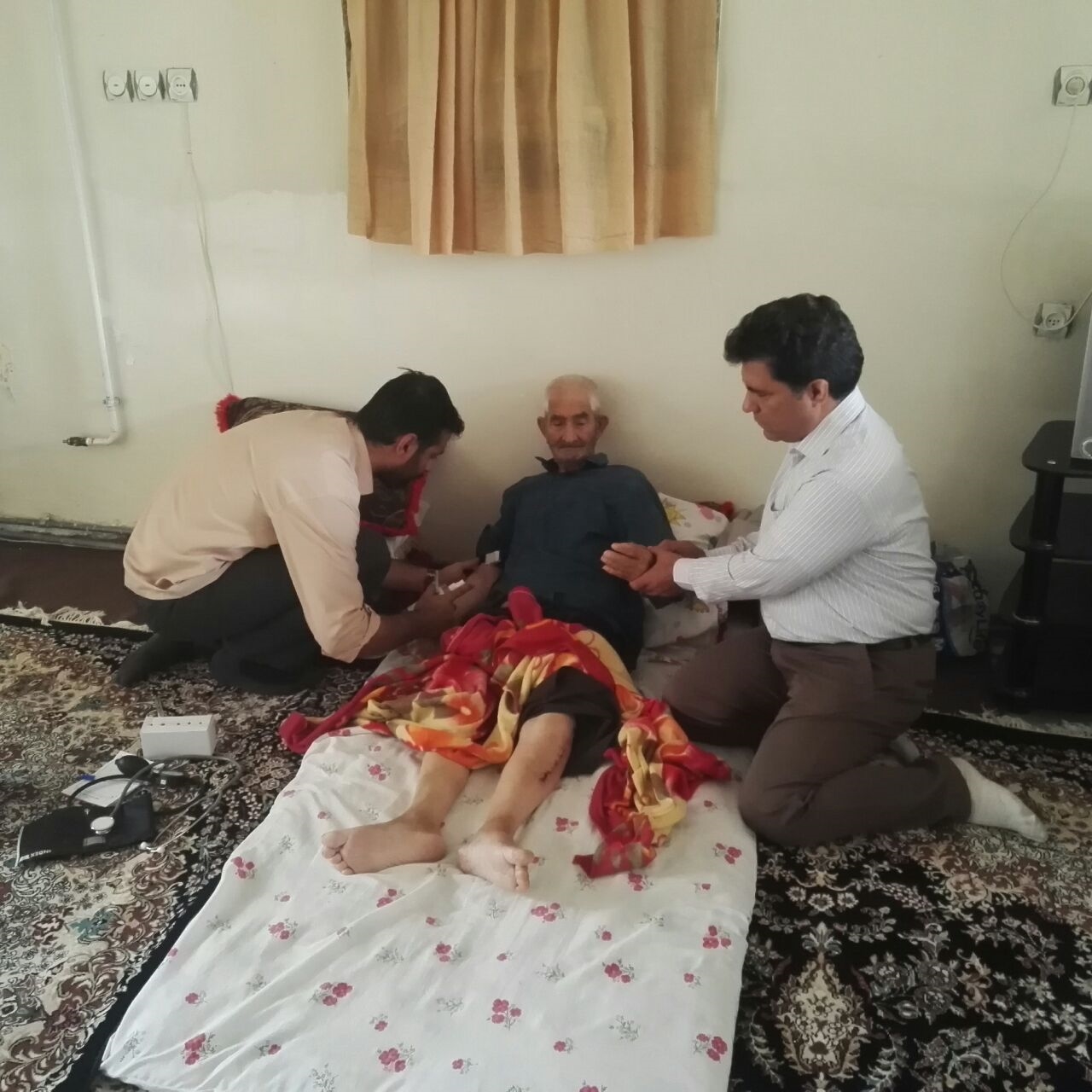 برگزاری برنامه ها ویزیت پزشکی به مناسبت هفته سالمند: 6